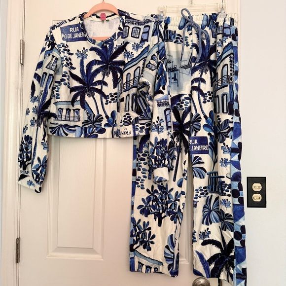 FARM Rio Blue and White Tropical Print Sweat Shirt and Pants Set sz M - Picture 3 of 3